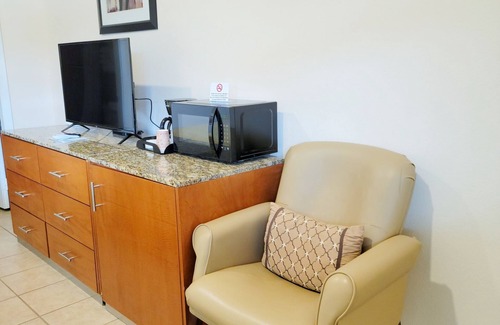 Winnsboro House | The Lake Store Lodging Room #5