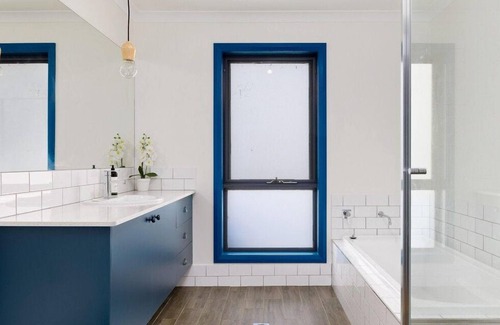 Kalkite House | The Lakehouse - On the shores of Lake Jindabyne in the Snowy Mountainsnn