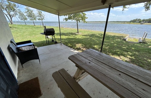 Tow Apartment | The Lakeside Studio 1