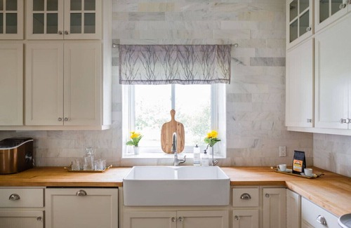 Wellington House | The Lakeview In PEC