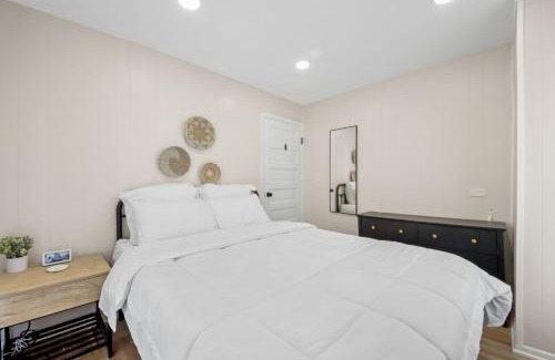 Edgewater House | The Lakewood Belle: Family Friendly Home 10 minutes to Downtown!