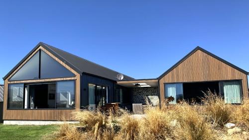 Lake Tekapo House | The Landsborough Tekapo