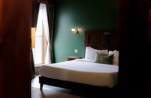 Madison Hotel | The Lanier Suite 204 at The Chandler Hotel