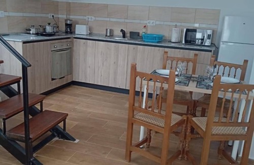 Albolote Apartment | The lapwing and the ovenbird Background