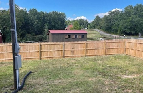 Dickson County Cabin | ~The Laramie~ 2-bedroom, 2 bath Log cabin near Charlotte rustic but comfortable