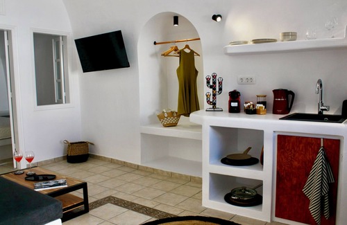 Fira Villa | The Lava Villa | Exquisite villa in Fira, perfect for relaxation and unwinding