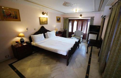 Bikaner Hotel | The Laxmi Niwas Palace