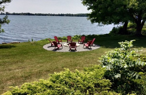 Waupoos House | The Lazy Acre: Waterfront cottage with unparalleled views of Smith's Bay.