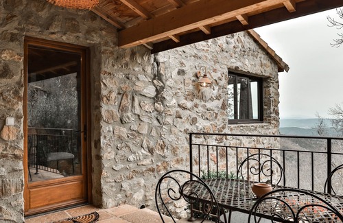 Saint-Laurent-du-Pape Apartment | The Leap of the Wolf