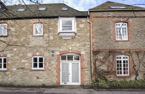 Malmesbury Cottage | The Leat at Wynyard Mill - Malmesbury, Cotswolds