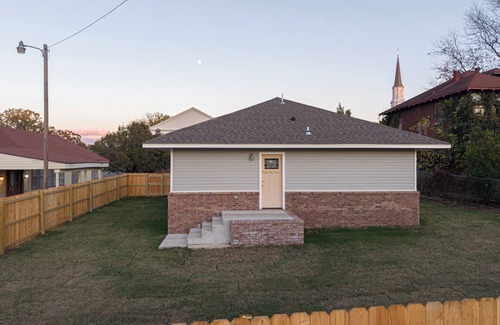 Fort Smith House | The Lecta House-Modern Art Haven