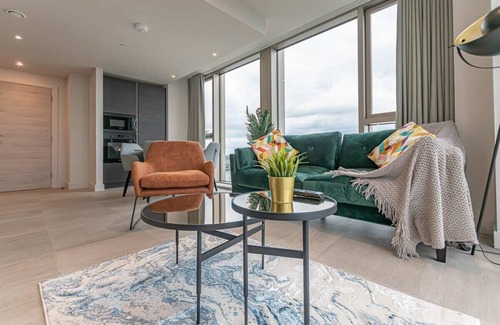 The Docks Apartment | The Lexington II | 2BDR | Netflix | Games Room