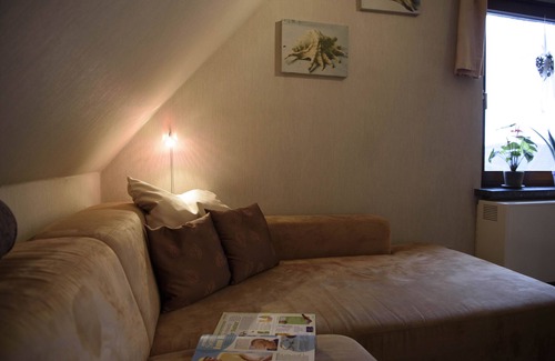 Hehlen Apartment | The Lichtblick holiday apartment in Hehlen is located in the junction of the Weser Uplands.