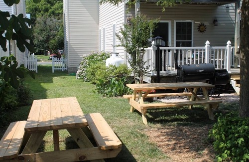 Cape Charles House | THE LIGHTHOUSE INN.Imagine Walking 2 Blocks And Having Your Feet In The Sand!