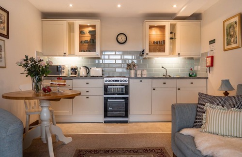 Hele Cottage | THE LINHAY, pet friendly, character holiday cottage in West Down