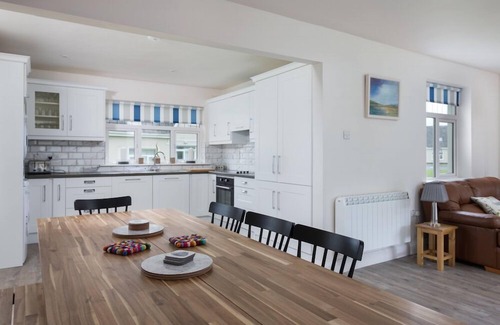 Lahinch House | The Links 14, Family Holiday Home 500M walk to the Beach