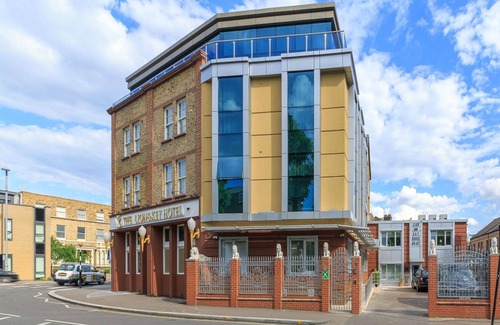 Leyton Hotel | The Lion & Key Hotel