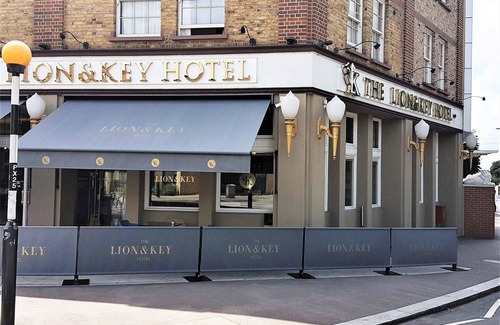 Leyton Hotel | The Lion & Key Hotel