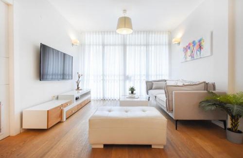 Tel Aviv Apartment | The Lion King by HolyGuest