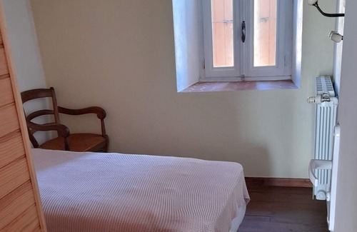 Saint-Barthelemy-Grozon House | The Little Hamlet House in the countryside