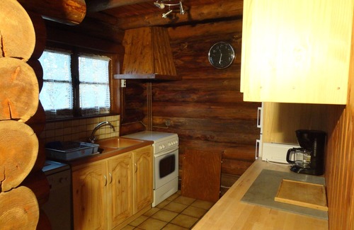 Marcillac-la-Croisille Ski Chalet | The little log with a view of the lake