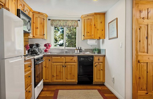 Cedarpines Park Cabin | The Little Bear Cabin - Tiny Romantic Cabin in the Woods!