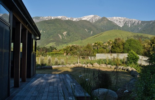 Hapuku Cottage | The Little Black House