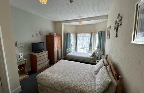 Great Yarmouth House | The Little Emily