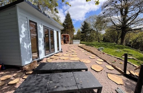 County Cavan Cottage | The Little Gem Stone Cottage Romantic Lakeside Retreat: Hot Tub, Sauna & Kayaksn
