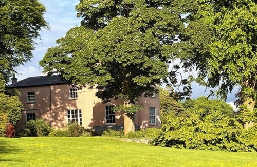 County Cavan Cottage | The Little Gem Stone Cottage Romantic Lakeside Retreat: Hot Tub, Sauna & Kayaksn