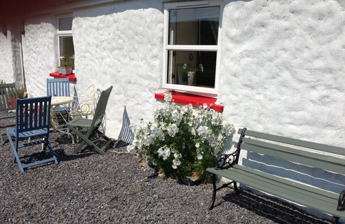 Crowkeeragh Cottage | The Little Irish Cottage on the Wild Atlantic Way - experience the real Ireland.