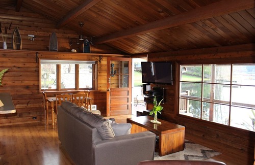 Lacey Cabin | The Little Lodge 3 bed 1 1/2 bath" private 100' no bank lakefront with dock