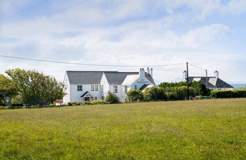 Rhoscolyn Apartment | The Little Nest at The White Eagle