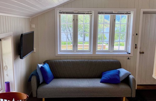 Barstrand Cabin | The Little Red Cabin Lofoten