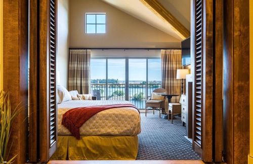 South Richland Hotel | The Lodge at Columbia Point