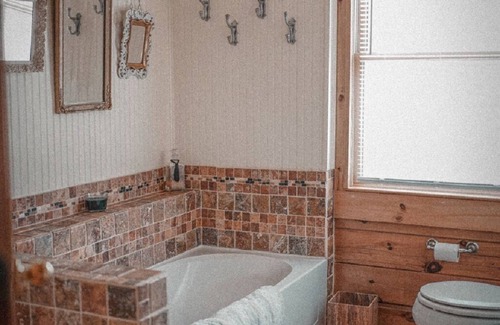 Spottswood Cabin | The Lodge at Joe Walker Hollow, privacy at its best with plenty of family space