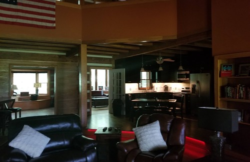 Franklin Cabin | The Lodge at Thunder Sound Studios