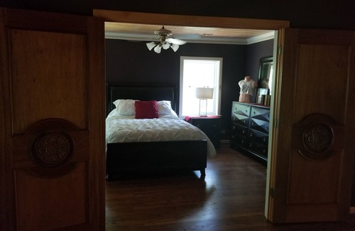 Franklin Cabin | The Lodge at Thunder Sound Studios