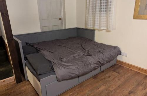 Birchgrove Apartment | The Lodge - Built in the 1850s