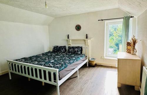 Birchgrove Apartment | The Lodge - Built in the 1850s