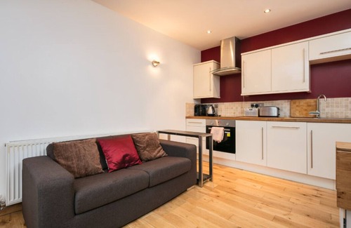 Prestwich House | THE LODGE BY THE PARK - Set in the grounds of an old 18th century vicarage.