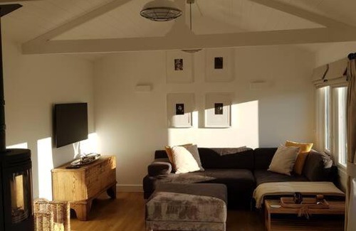 Knutsford Ski Chalet | The Lodge