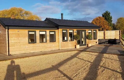 Knutsford Ski Chalet | The Lodge