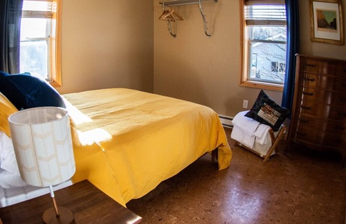 North Frontenac Resort | The Lodge - Myers Cave Resort