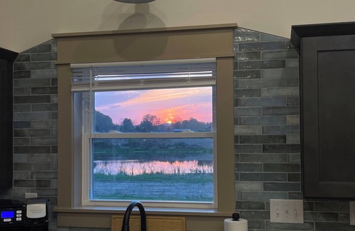 Blue Creek House | “The” Lodge of Adams County is a Charming 2-bedroom house in Blue Creek with AC