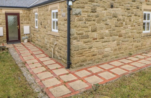 North Bitchburn Cabin | THE LODGE, pet friendly, with a garden in Bishop Auckland