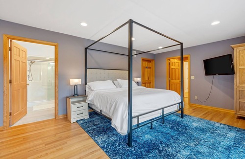 La Porte Resort | The Lodge at Rush Lakes, 10 bd 16 bath preserve and state classified forest.