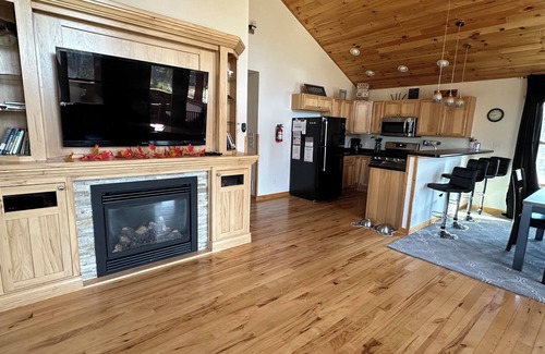 New Lisbon Cabin | The Loft - 2BR, 2BA Cabin!