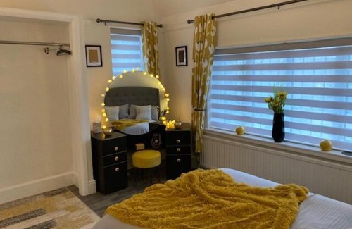 Chesterfield Apartment | The Loft at Hasland - Chesterfield - Free private parking