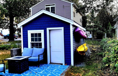 Warwick House | The Loft at Oakland Beach nAsk About Off-season Discounts n5 min from Airport.